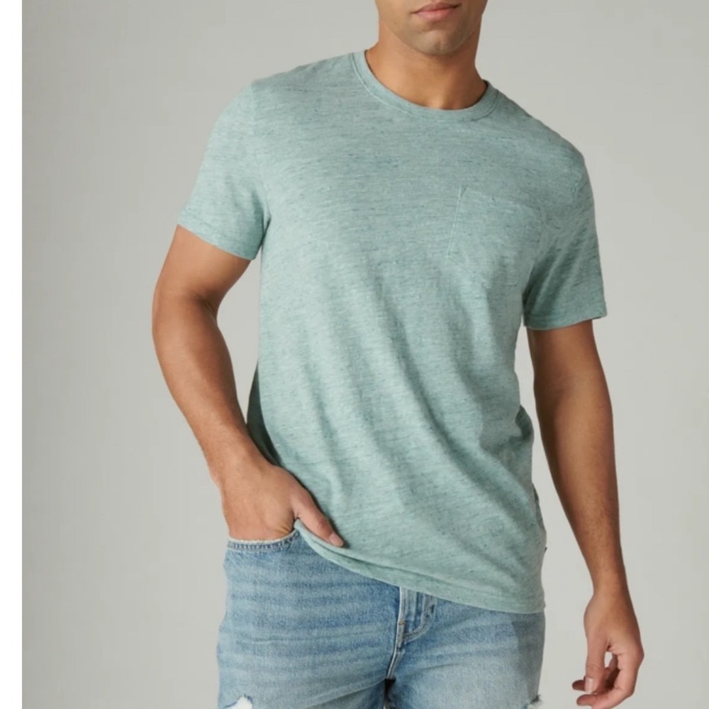Lucky Brand Mens Heathered Crew‎ Neck Pocket Tee Shirt Size Medium 2 in total